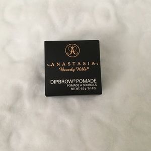 New Anastasia Beverly Hills Dipbrow Pomade